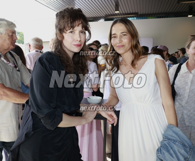0649 Jana Kolesarova.JPG
