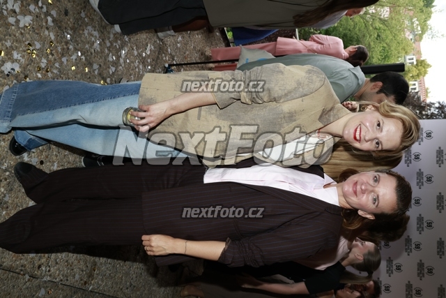 0945 Zuzana Stavna Anita Krausova.JPG