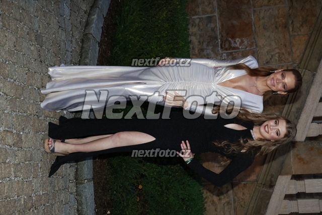 1431 Andrea Veresova Vanessa Volopichova.JPG