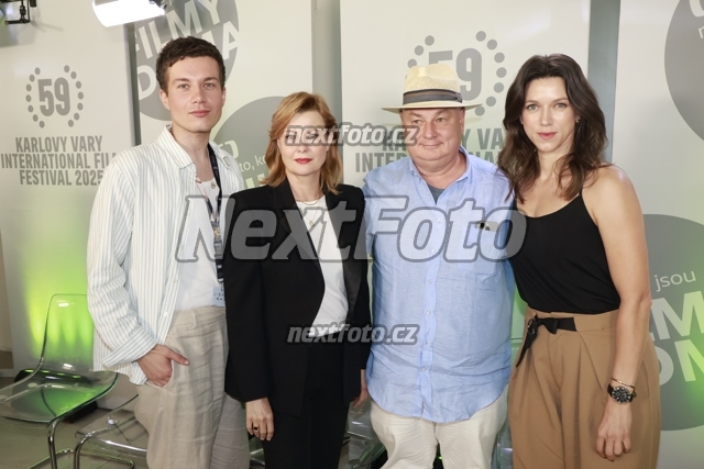 4500 Jitka Schneiderova Andrea Mohylova Daniel Krejcik Martin Froyda.JPG