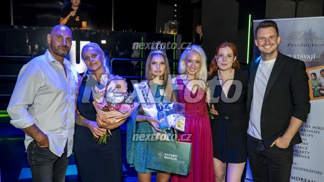 4295 Alexandra Abu Al Saudova Lucie Junkova Charlotte Stikova Martin Stefan Katerina Blahova Karel Kasak.JPG
