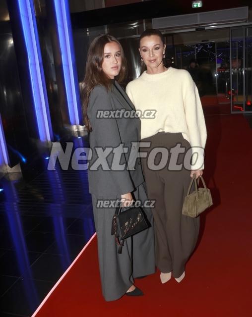 4271 Iva Kubelkova Karolina Jiraskova.JPG