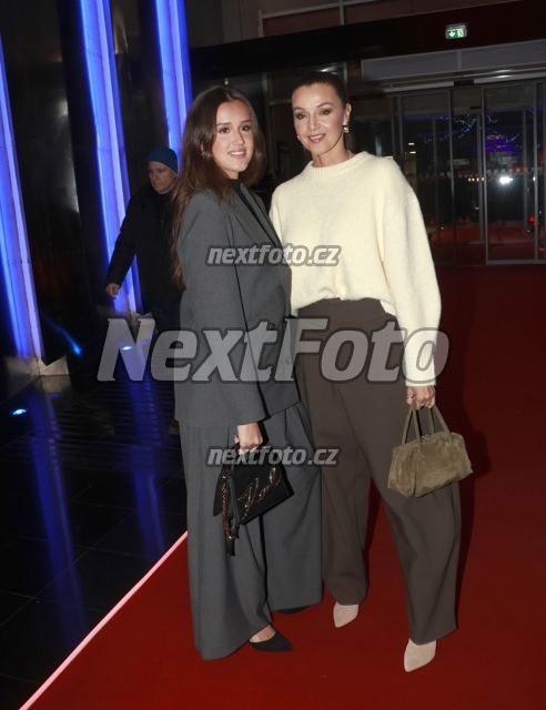 4274 Iva Kubelkova Karolina Jiraskova.JPG