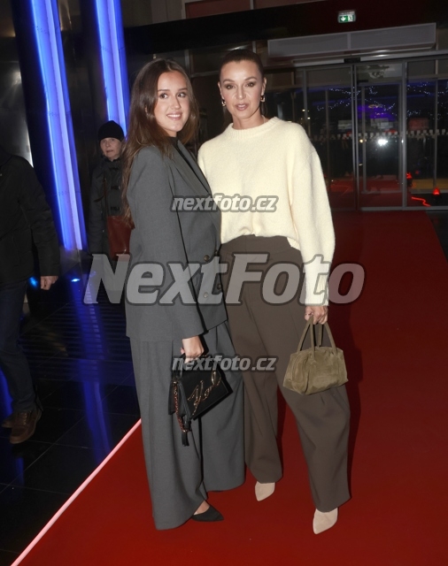 4275 Iva Kubelkova Karolina Jiraskova.JPG