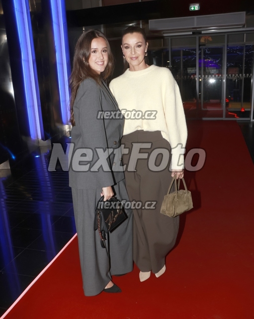 4277 Iva Kubelkova Karolina Jiraskova.JPG