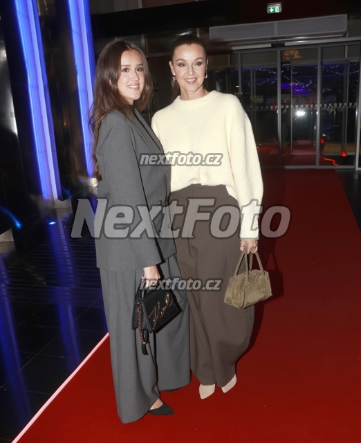 4280 Iva Kubelkova Karolina Jiraskova.JPG