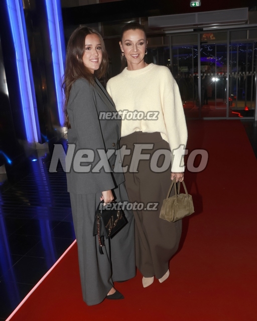 4281 Iva Kubelkova Karolina Jiraskova.JPG