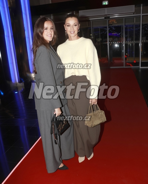 4283 Iva Kubelkova Karolina Jiraskova.JPG