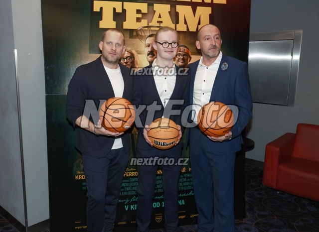 8247 Martin Hofmann Jakub Prachar Martin Polisensky.JPG