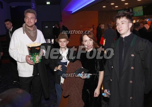 8269 Tatiana Vilhelmova Dykova Vojta Dyk Alois Dyk Cyril Cechak.JPG