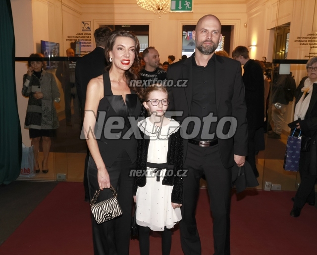 4342 Dasha Dagmar Sobkova Ondrej Sluka.JPG