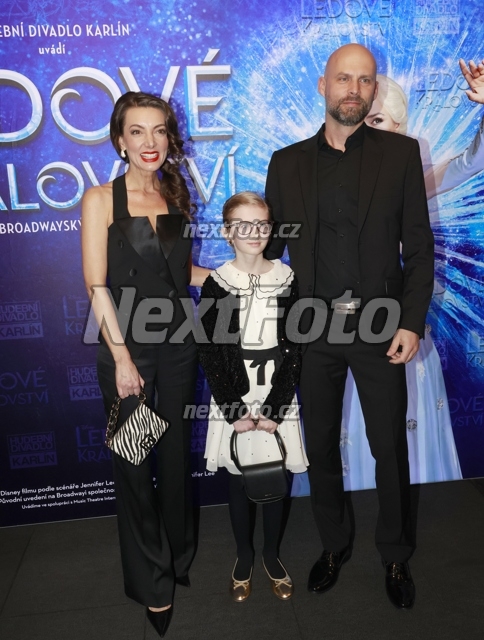 4361 Dasha Dagmar Sobkova Ondrej Sluka.JPG