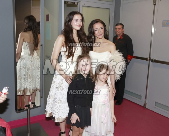 5546 Eva Buresova Ines Ben Ahmed.JPG