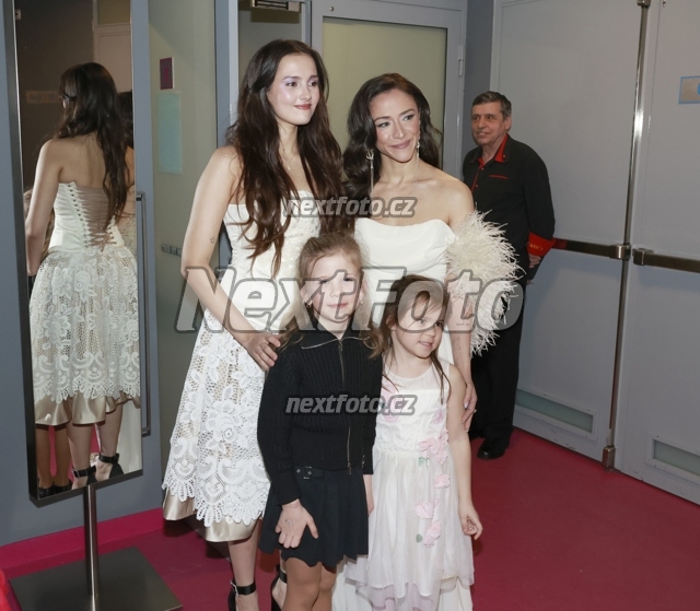 5548 Eva Buresova Ines Ben Ahmed.JPG