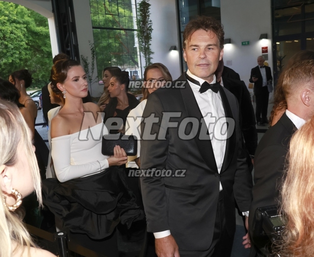 6133 Dominika Branisova Jaromir Jagr.JPG