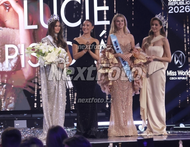 6546 Lucie Piskova Linda Gorecka Krystyna Pyszkova Tatana Makarenko.JPG