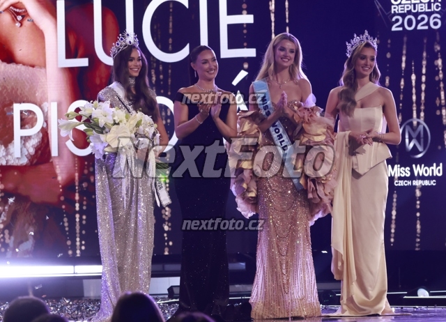 6548 Lucie Piskova Linda Gorecka Krystyna Pyszkova Tatana Makarenko.JPG