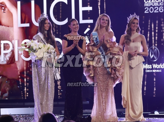 6549 Lucie Piskova Linda Gorecka Krystyna Pyszkova Tatana Makarenko.JPG