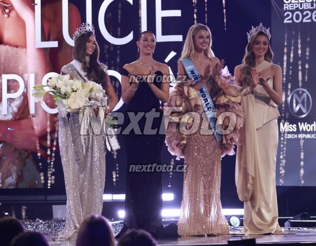 6550 Lucie Piskova Linda Gorecka Krystyna Pyszkova Tatana Makarenko.JPG