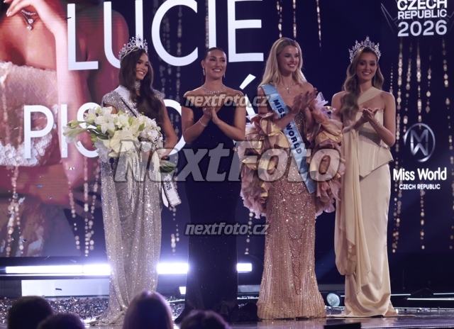 6551 Lucie Piskova Linda Gorecka Krystyna Pyszkova Tatana Makarenko.JPG