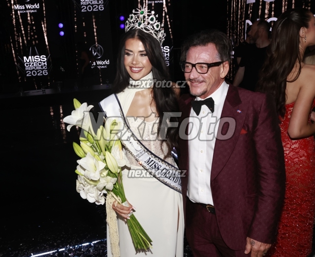 6735 Dominique Alagia.JPG