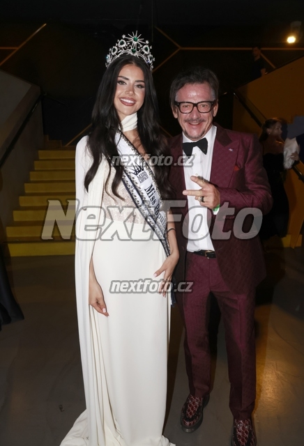 6813 Dominique Alagia.JPG