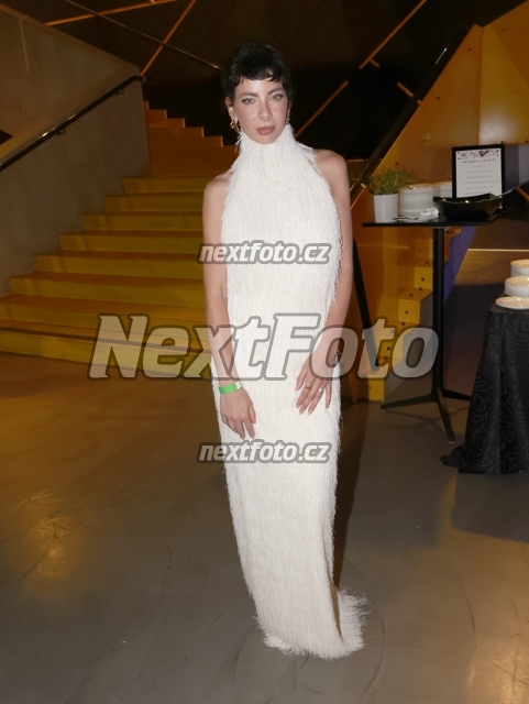 6821 Debbie Brown.JPG